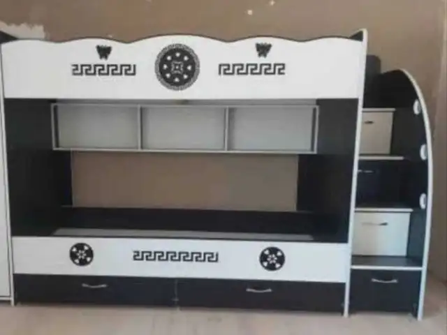 Двухъярсная кровать, Душанбе