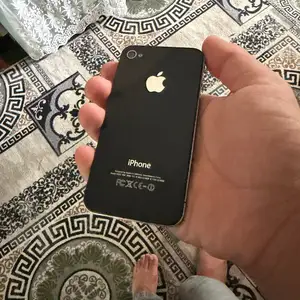 Apple iPhone 4, 8 gb, Конибодом