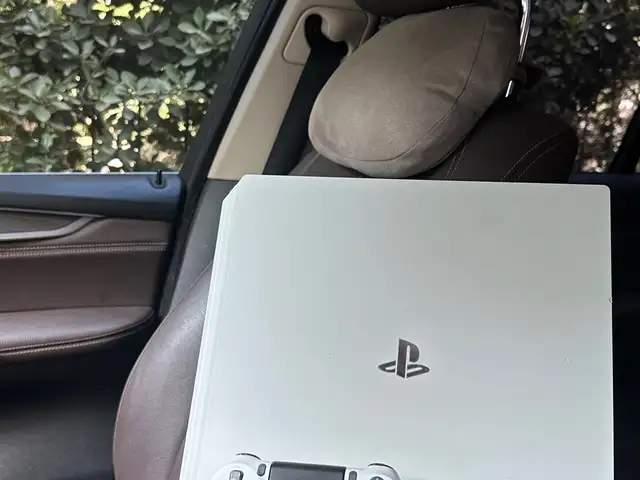 Игровая приставка Sony Playstation 4 Pro,1 tb, Худжанд