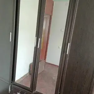 Шифоньер, Истиклол