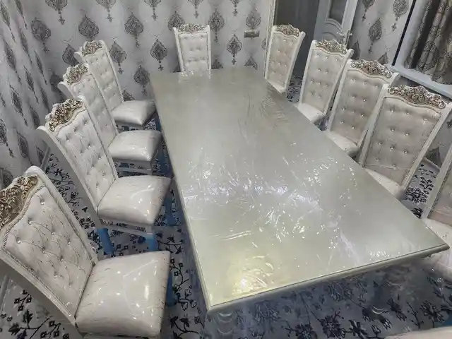 Стол и стулья, Хуҷанд