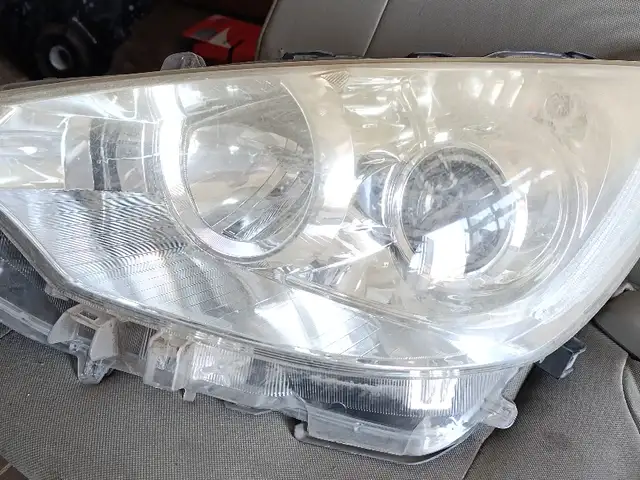 Фара передняя на Toyota prius 2011, Душанбе