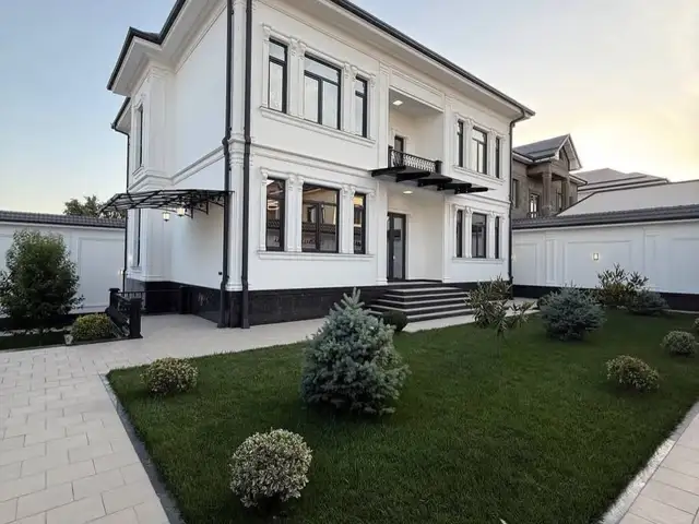 Газон ва Дарахтони ороиши, Душанбе