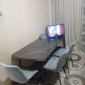 Стол и стулья, Турсунзаде