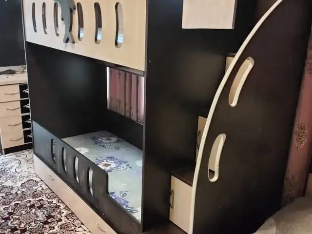 Двухярусная кровать, Душанбе