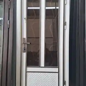 Стеклянная дверь, Душанбе