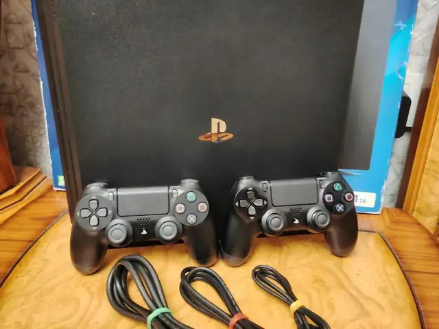 Игровая приставка PlayStation 4 Pro 35игр, Худжанд
