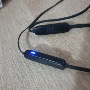Беспроводные наушники JBL, Бохтар (Курган-Тюбе)