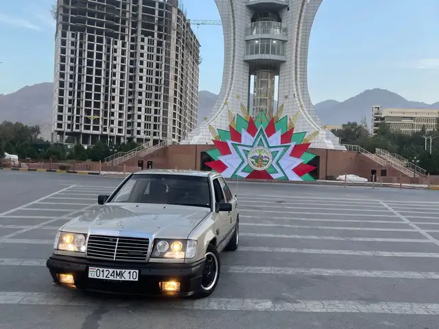 Mercedes-Benz W124