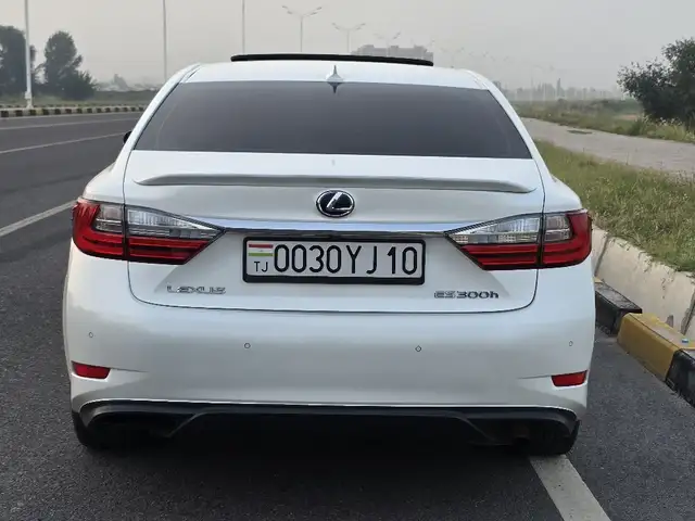 Lexus ES series