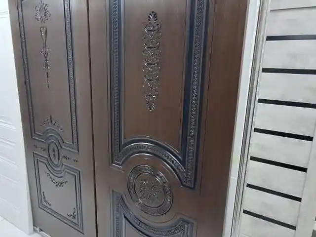 Дверь, Душанбе
