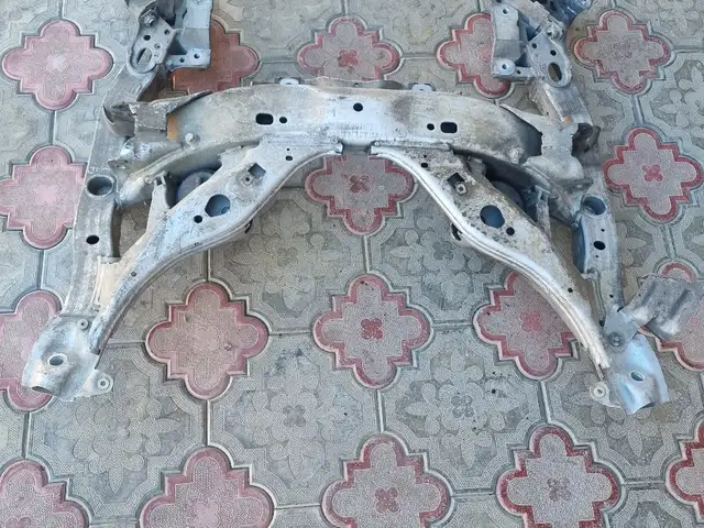 Передний подрамник BMW f10, Хуҷанд