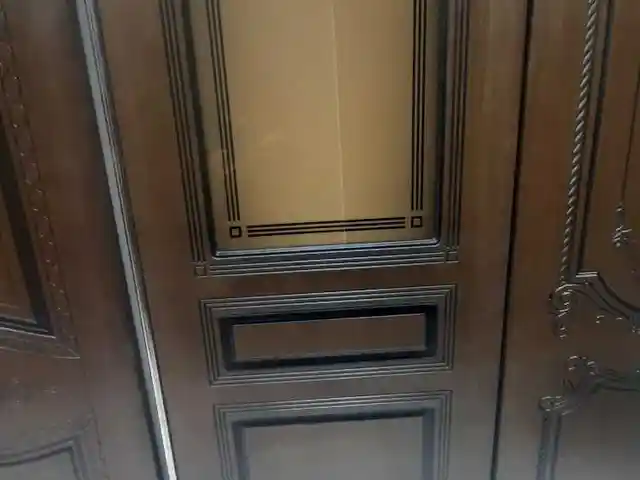 Дверь из шпона, Душанбе