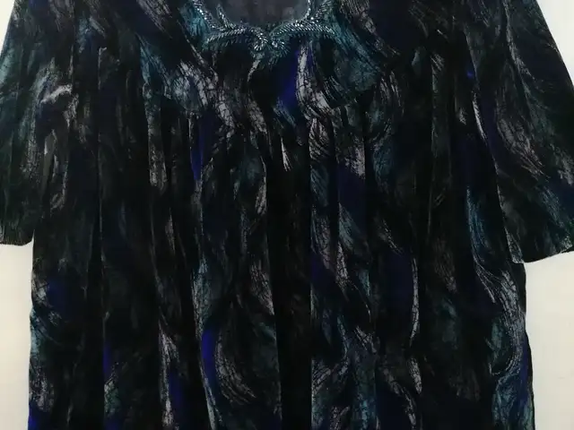 Бархатное платье, Душанбе