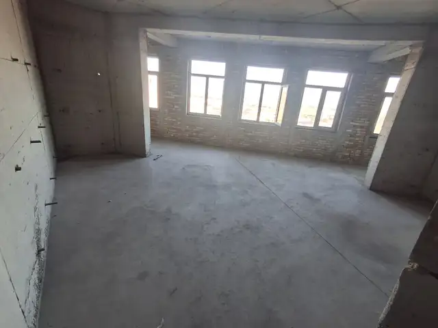 3-комн. квартира, 9 этаж, 116 м², 8 мкр, Ҳисор