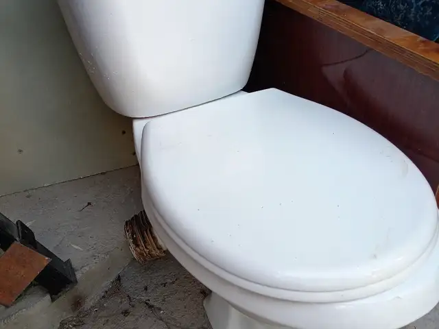 Унитаз, Худжанд