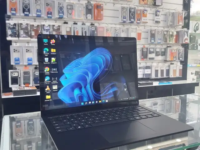 Ноутбук Microsoft Surface, Хуҷанд