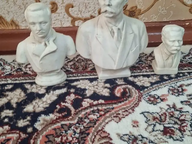 Комплект бюстов ЛФЗ, Худжанд