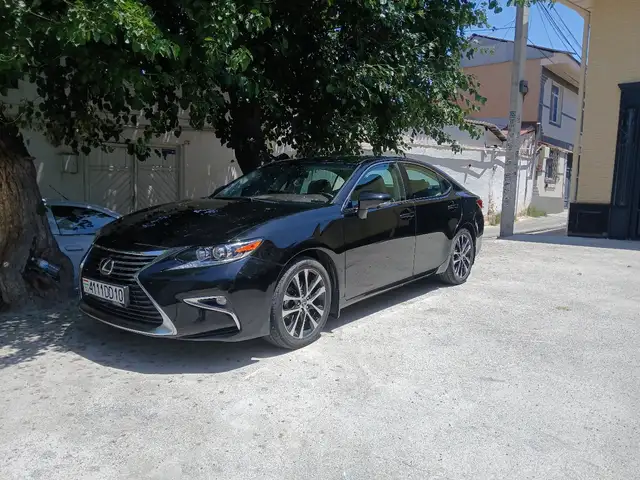 Lexus ES series