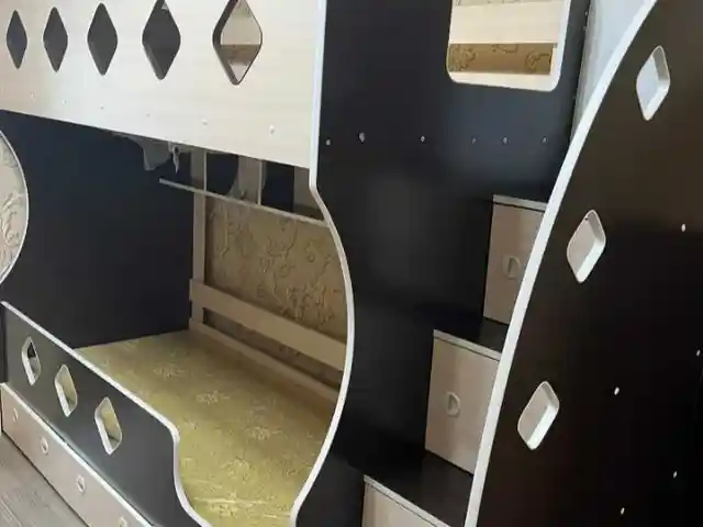 Двухъярусная кровать, Душанбе