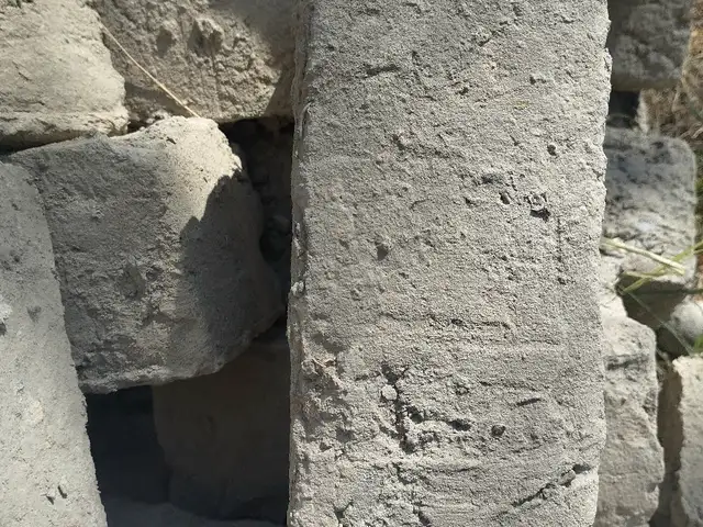 Хишти Хом, Канибадам