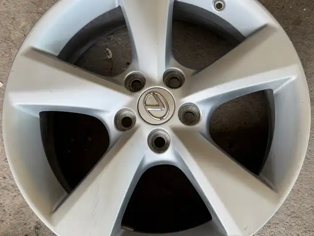 Диски и шины R18 на Toyota Lexus, Душанбе