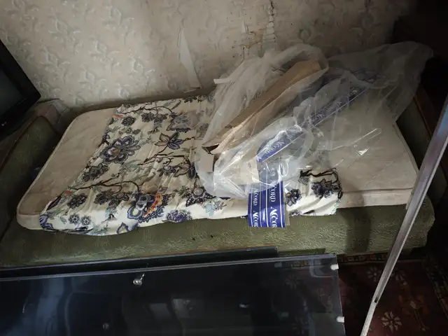 Диван и кресло, Худжанд