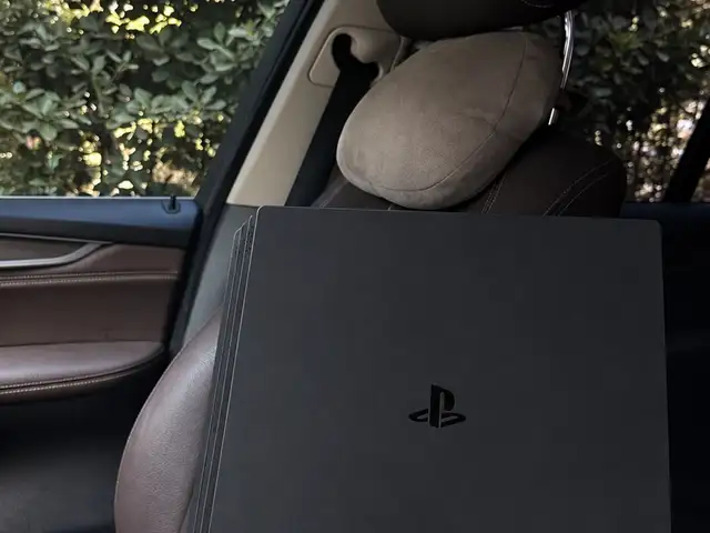 Игровая приставка Sony Playstation 4 Pro,1 tb, Хуҷанд