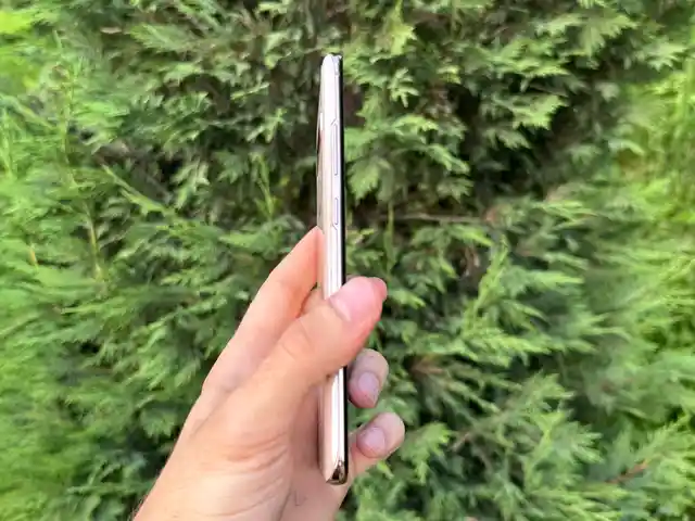 Samsung Galaxy S10 Plus 5G 512gb Gold, Душанбе - 4