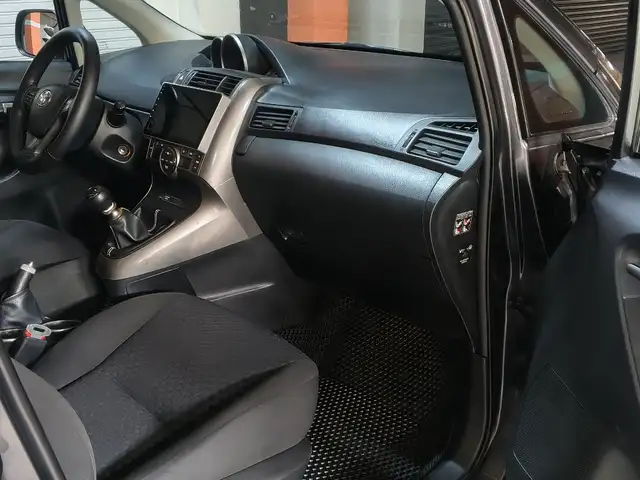 Toyota Corolla Verso, 2010, Душанбе - 11