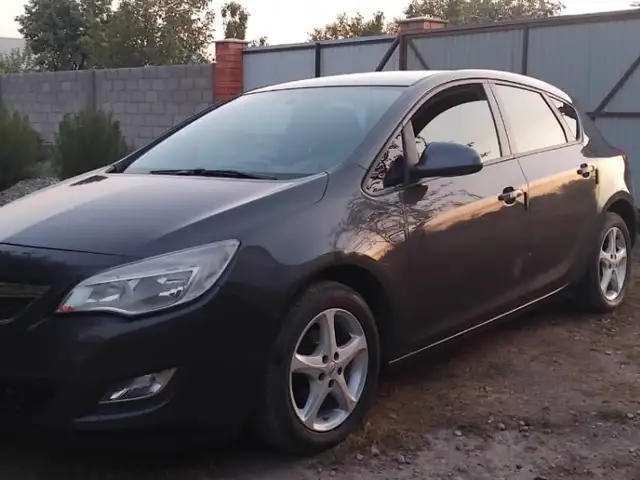 Opel Astra J