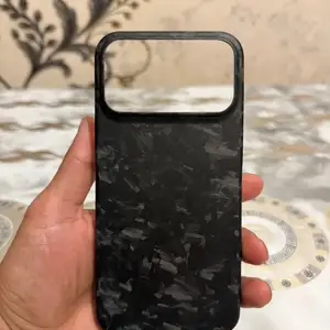 Чехол из кованого карбона для Apple iPhone 17 Pro Max, Ваҳдат