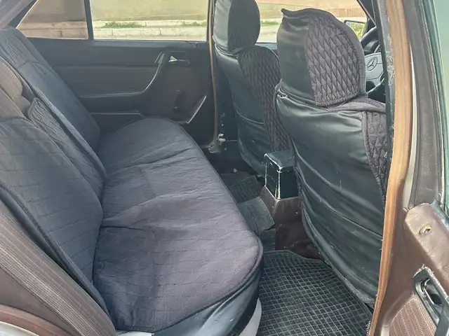 Mercedes-Benz W124
