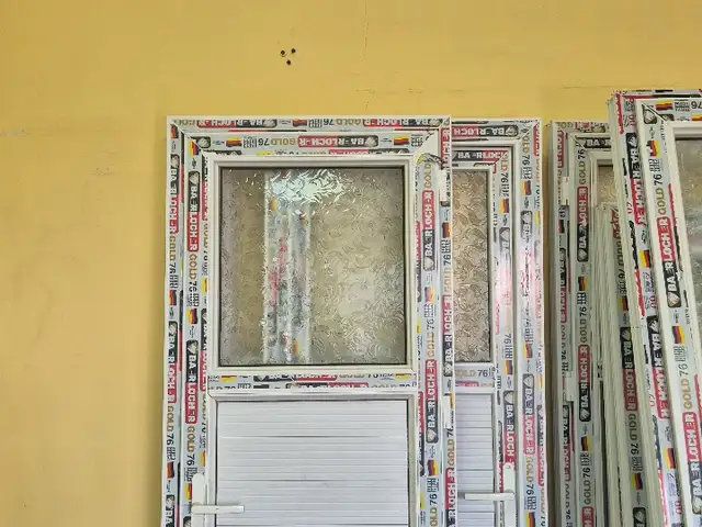 Дверь, Душанбе