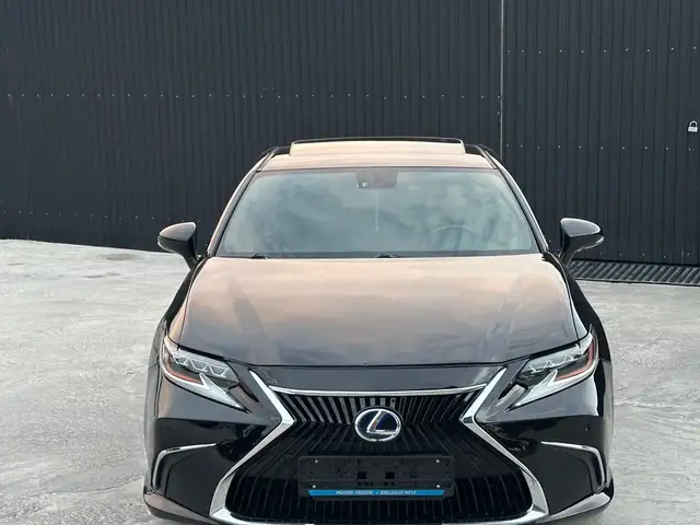 Lexus ES series