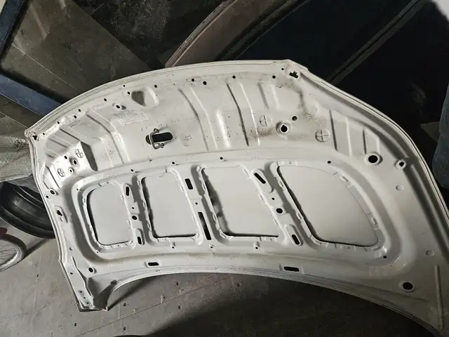 Капот от Hyundai Avante, Худжанд