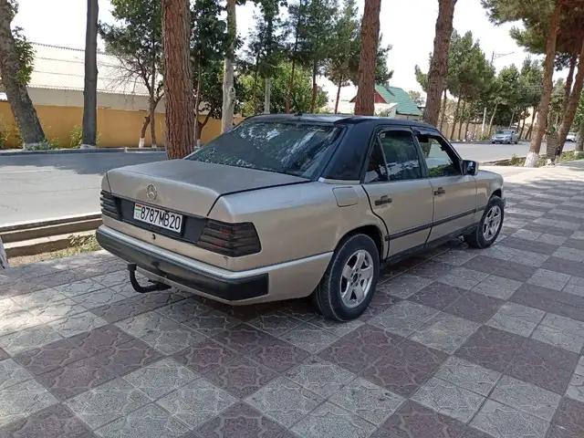 Mercedes-Benz W124