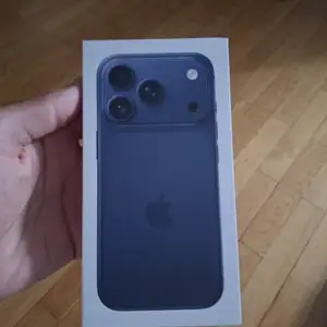 Apple iPhone 17 Pro, 256 gb, Deep Blue, Душанбе