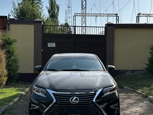 Lexus ES series