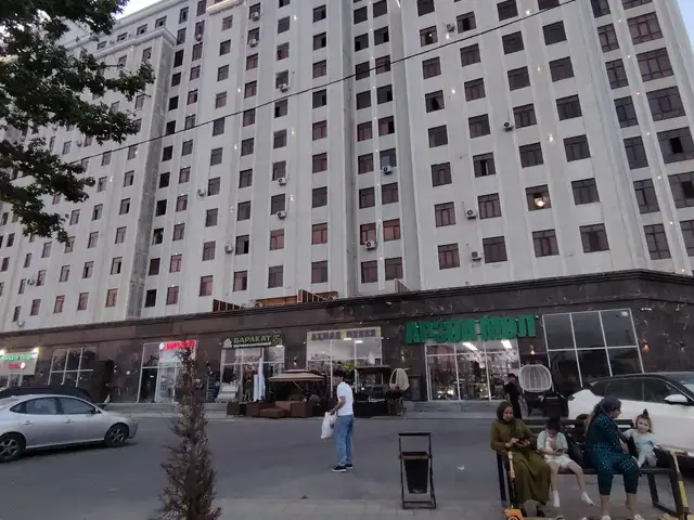 3-комн. квартира, 6 этаж, 72 м², 33 мкр, Душанбе