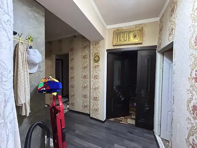 3-комн. квартира, 4 этаж, 64 м², 5 мкр, Рудаки