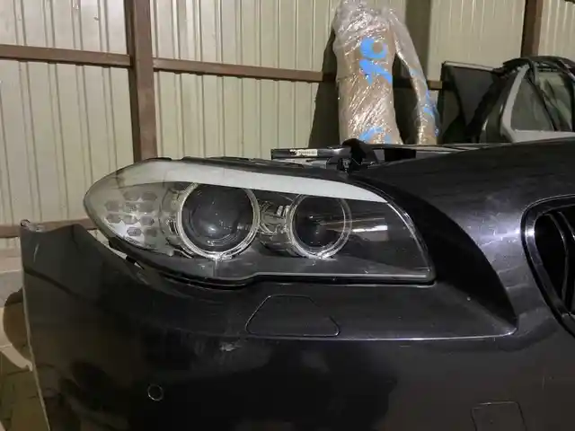Передняя фара на BMW F10M, Худжанд