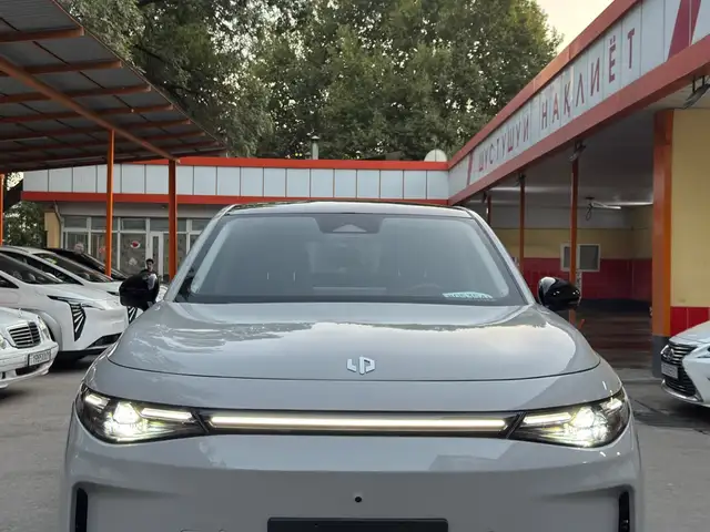 Leapmotor C10