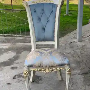 Стол и стулья, Турсунзаде
