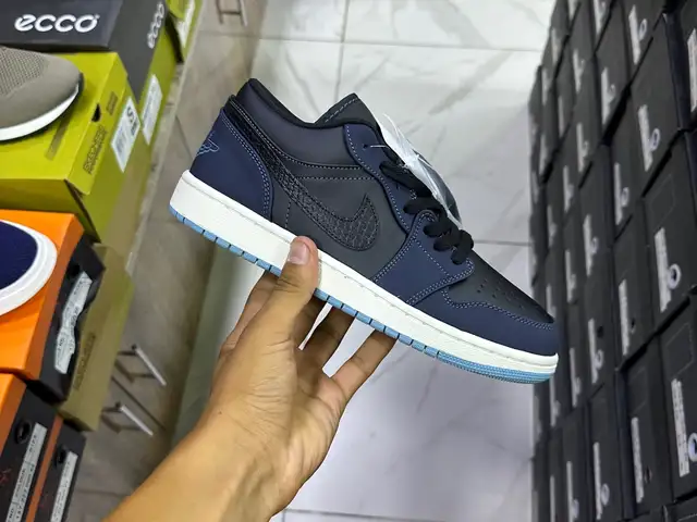 Кеды Nike, Худжанд