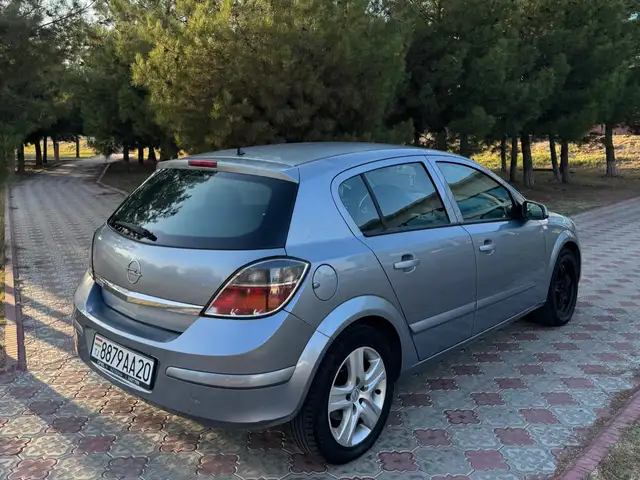 Opel Astra H