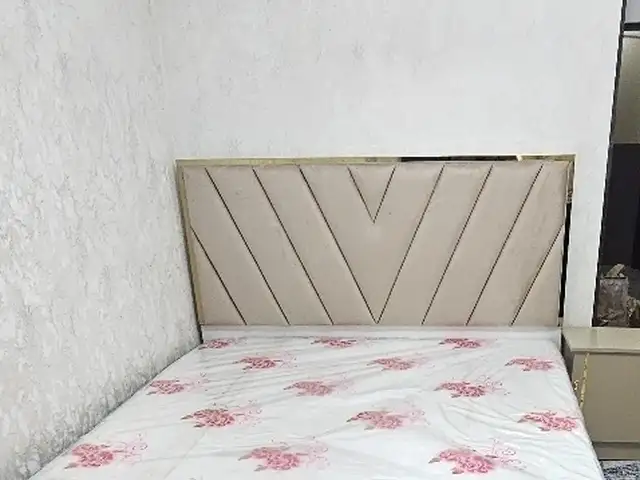 Двуспальная кровать, Душанбе