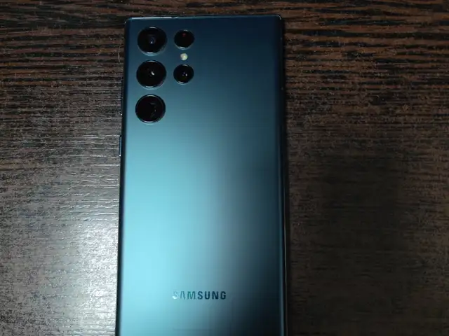 Samsung galaxy S22 ultra, Турсунзаде