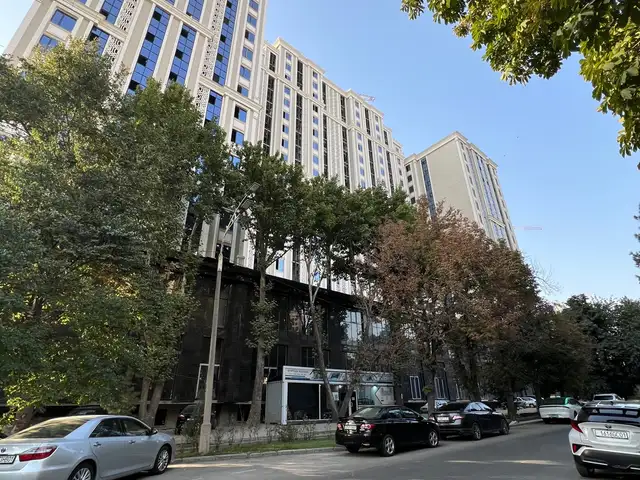 3-комн. квартира, 17 этаж, 81 м², Шохмансур,Бурчи Истиклол, Душанбе