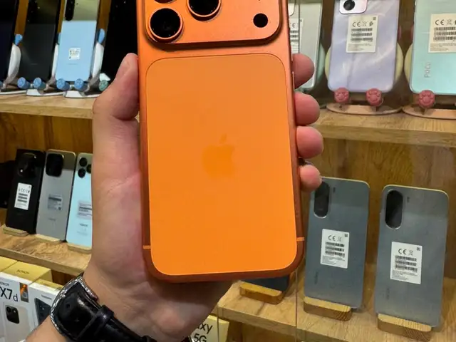 Apple iPhone 17 Pro, 256 gb, Cosmic Orange, Душанбе